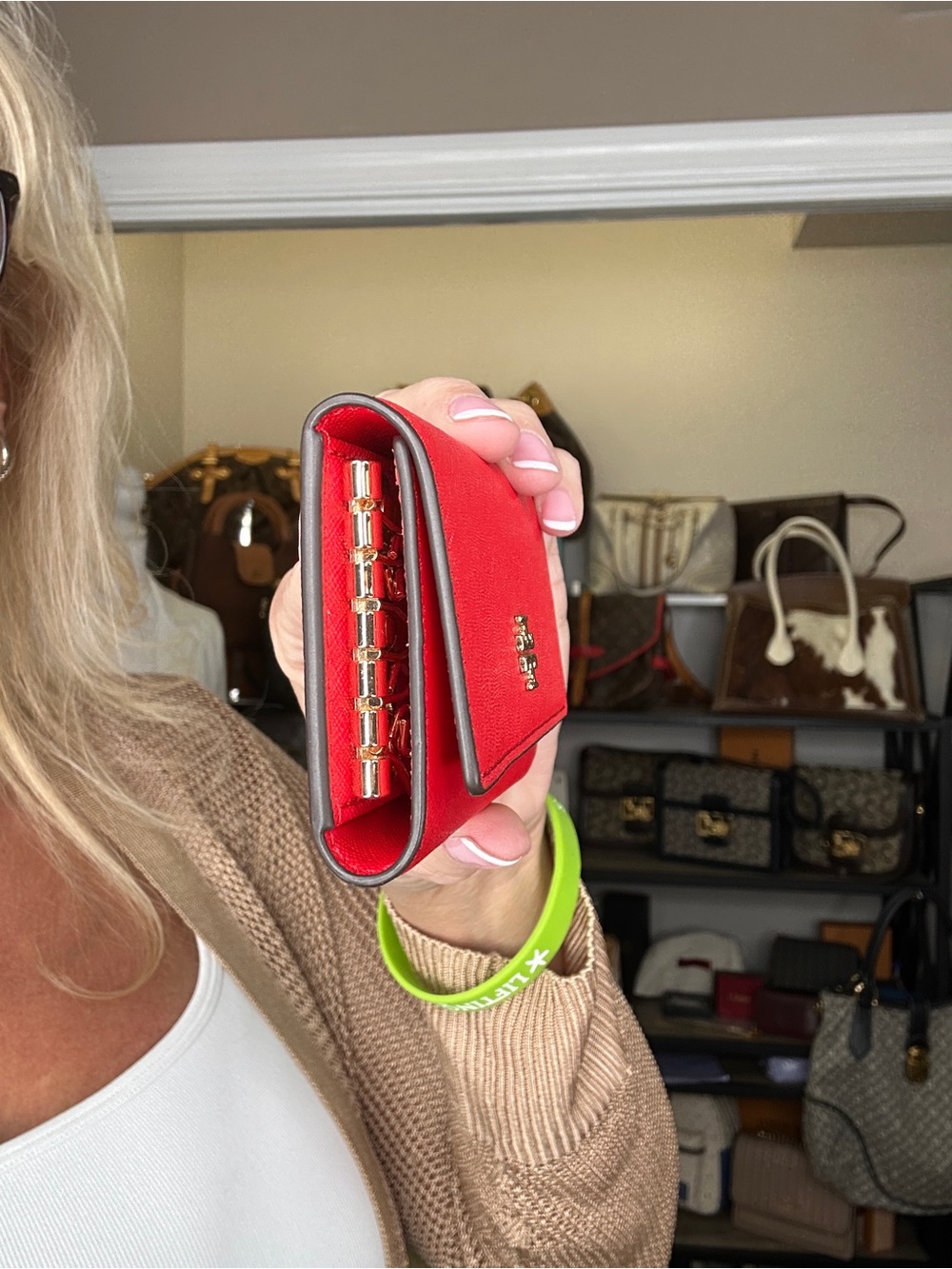 NWT Tory Burch Emerson Key Case Brilliant Red Saffiano Leather Gold Hardware - Picture 3 of 11